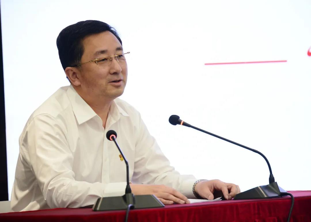 上实集团副董事长,上海医药集团党委书记,副董事长葛大维结合个人经历